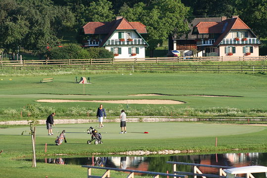 Jetzt Golf spielen am Mentehof in Kärnten